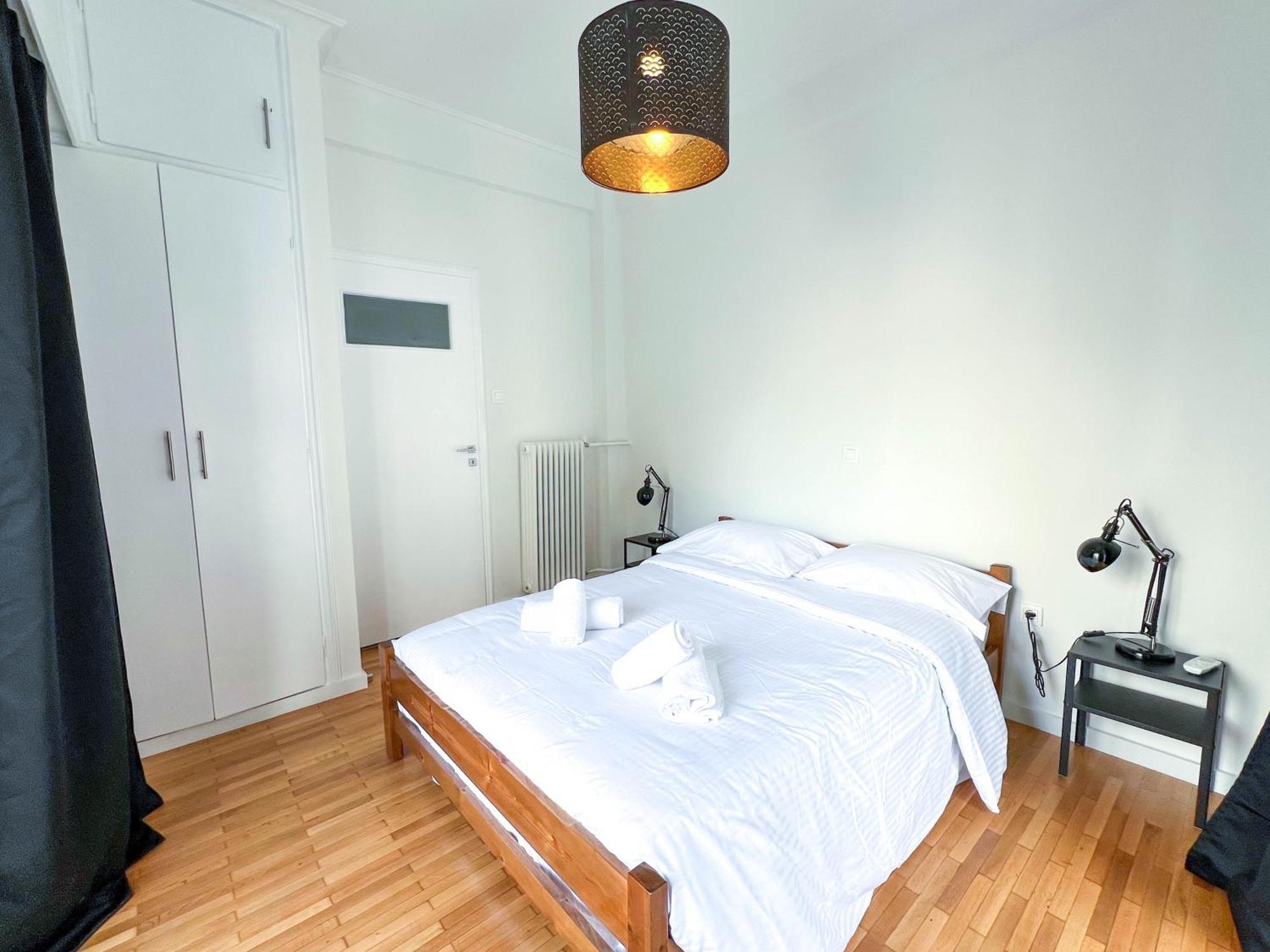 Family Two Bedroom Apartment Benaki Athens Exterior photo