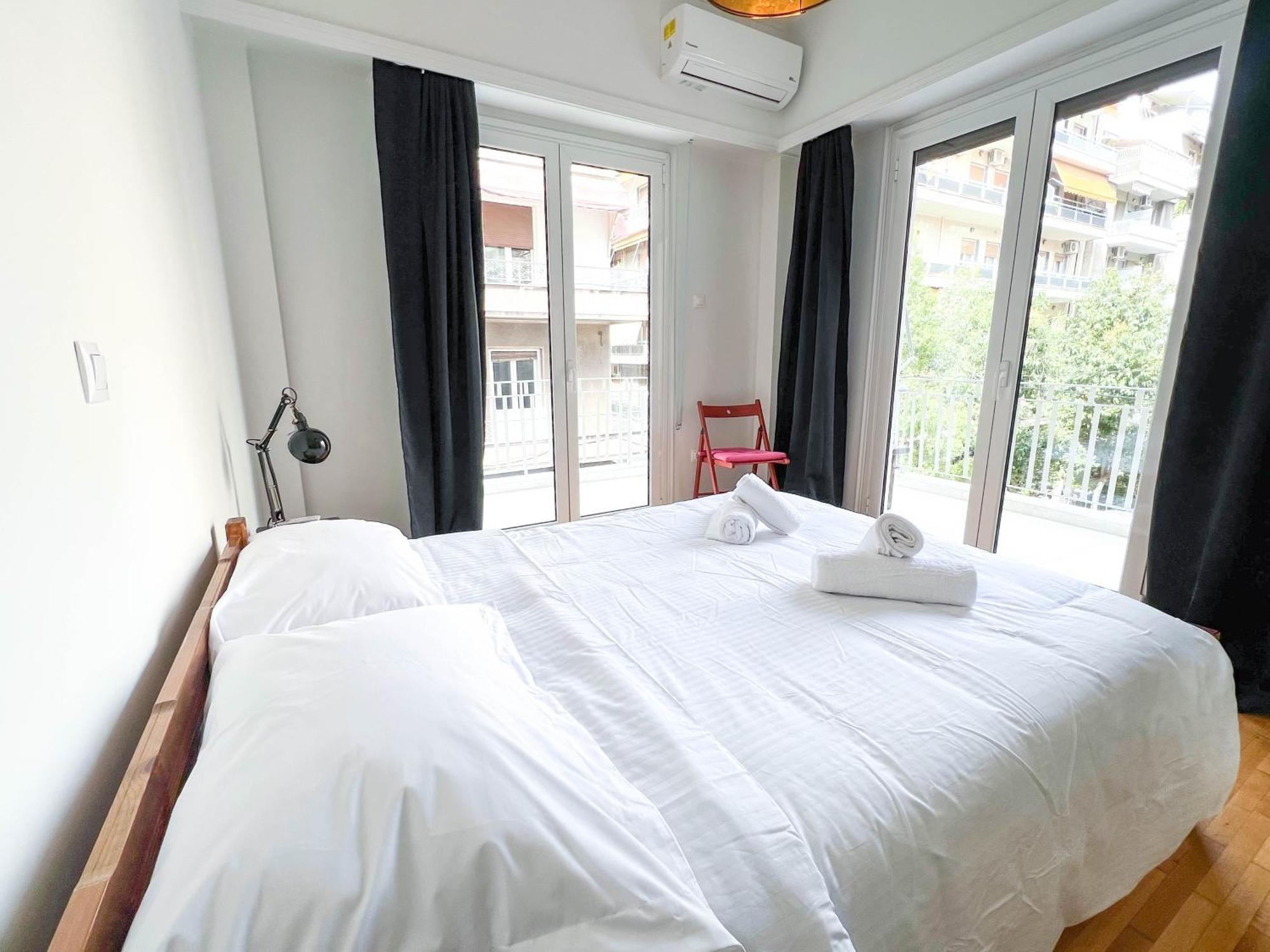 Family Two Bedroom Apartment Benaki Athens Exterior photo