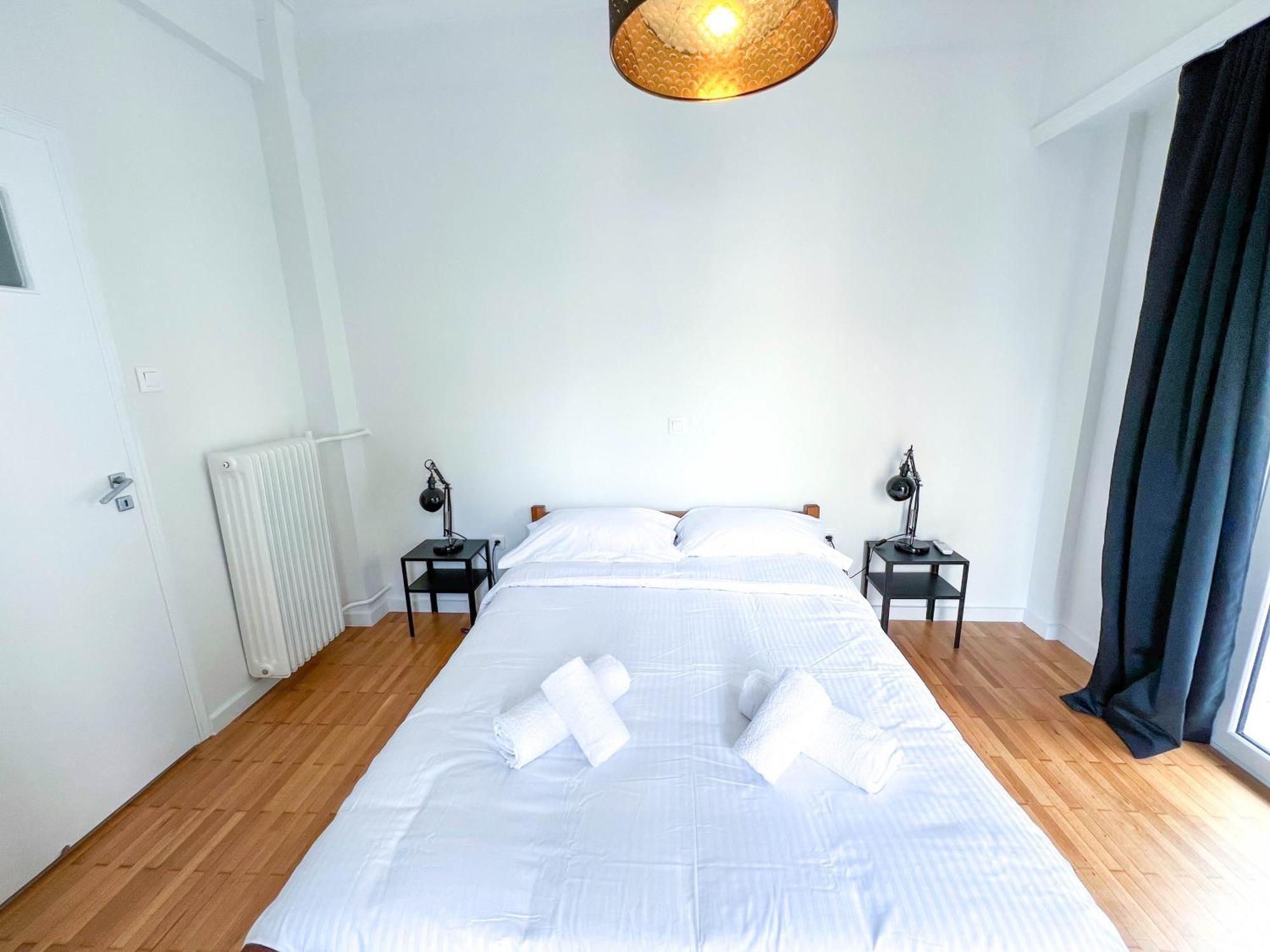 Family Two Bedroom Apartment Benaki Athens Exterior photo