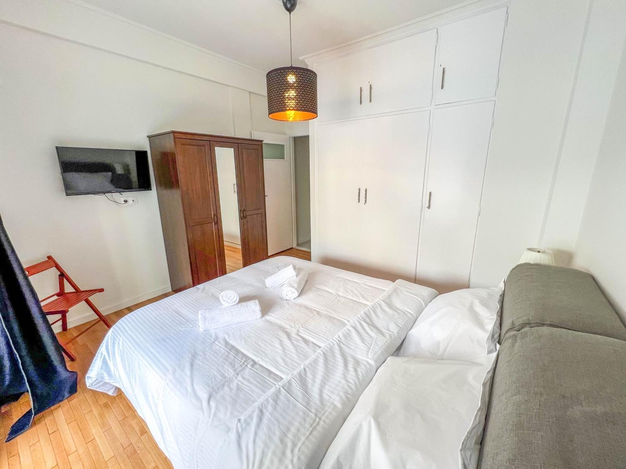 Family Two Bedroom Apartment Benaki Athens Exterior photo